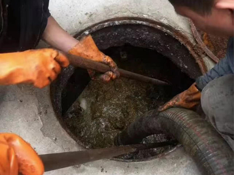 灌南清理化粪池时如何避免沼气的危害?